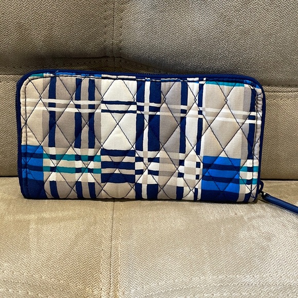Vera Bradley RFID Wallet - Picture 1 of 7